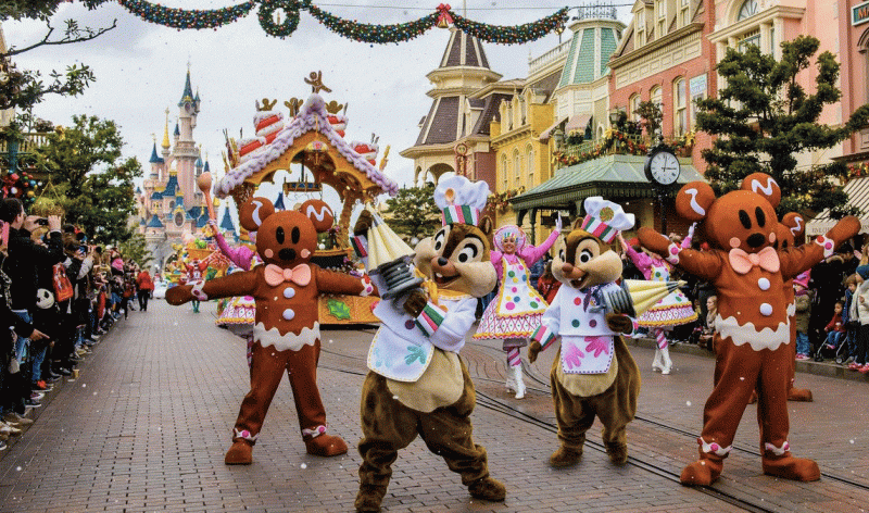 Disneyland Paris Natale Parata Disney Farmacia Etrusca